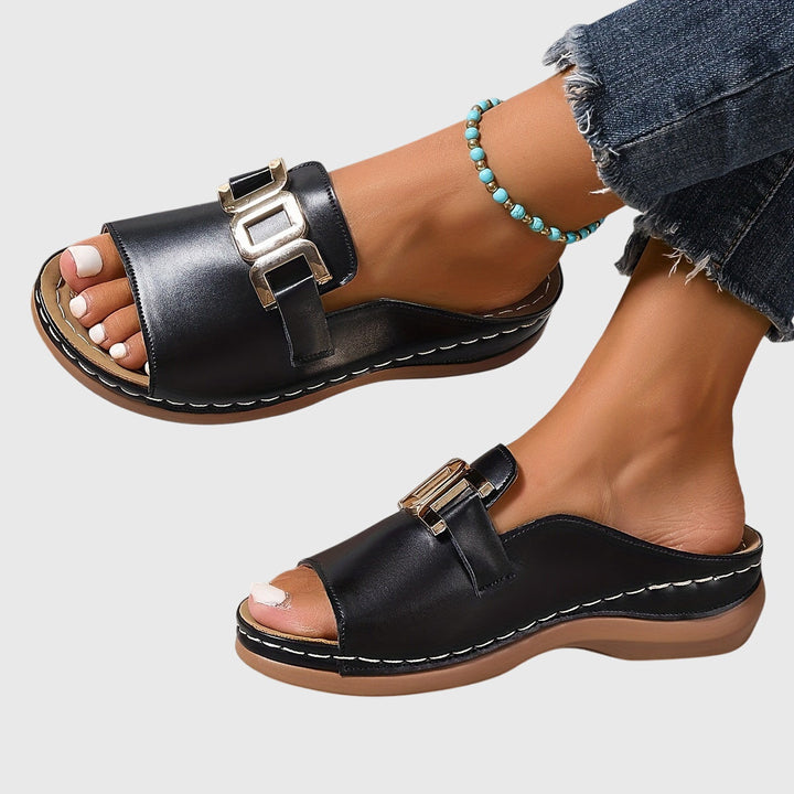 Kathryn™ | Comfy Buckle Sandals Clara Monroe