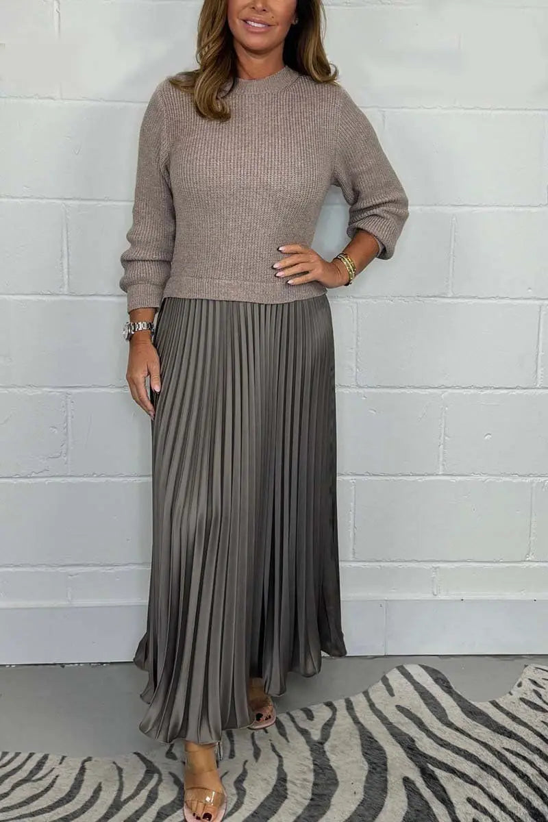 Claudia - Maxi dress with sweater and pleated skirt Clara Monroe