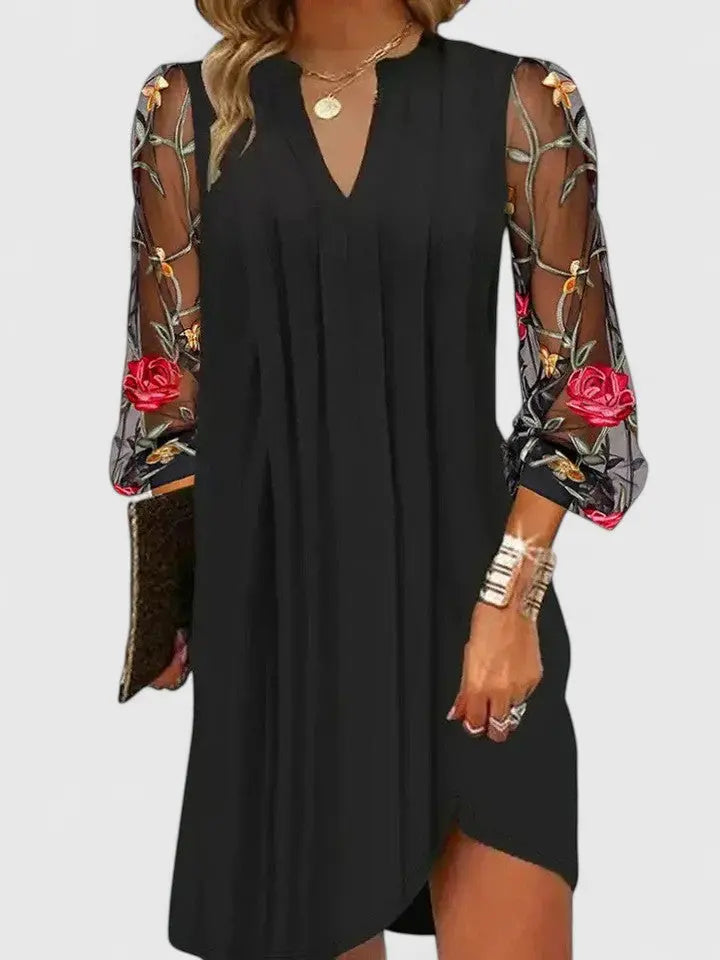 Donna | Sophisticated Mini Dress Clara Monroe