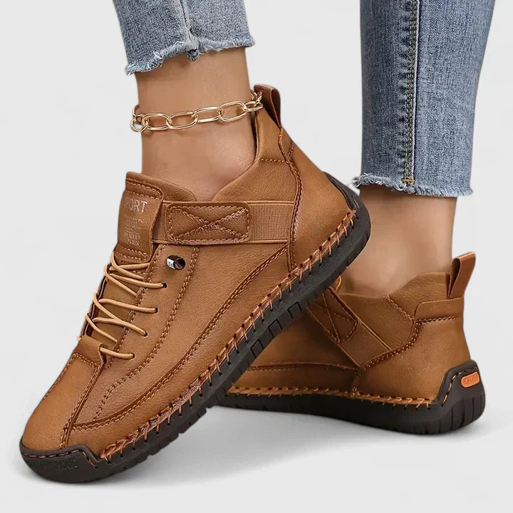 Kymberleigh  Sneakers Clara Monroe