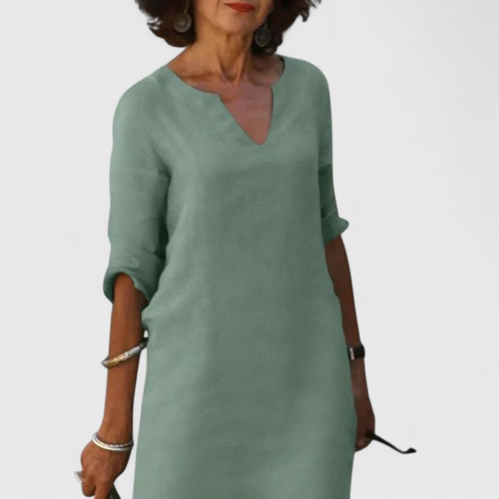 Taylor | Comfortable V-Neck Dress Clara Monroe